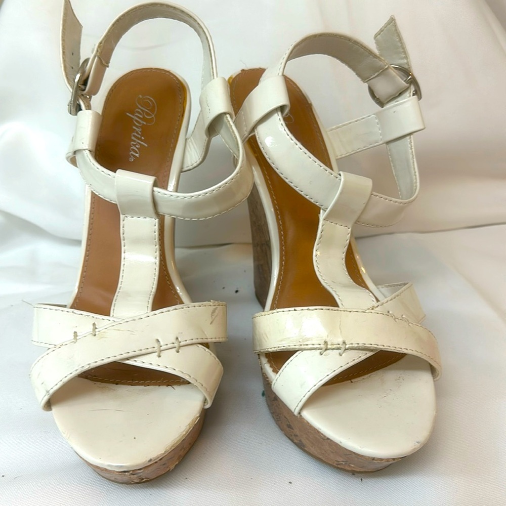 White wedges